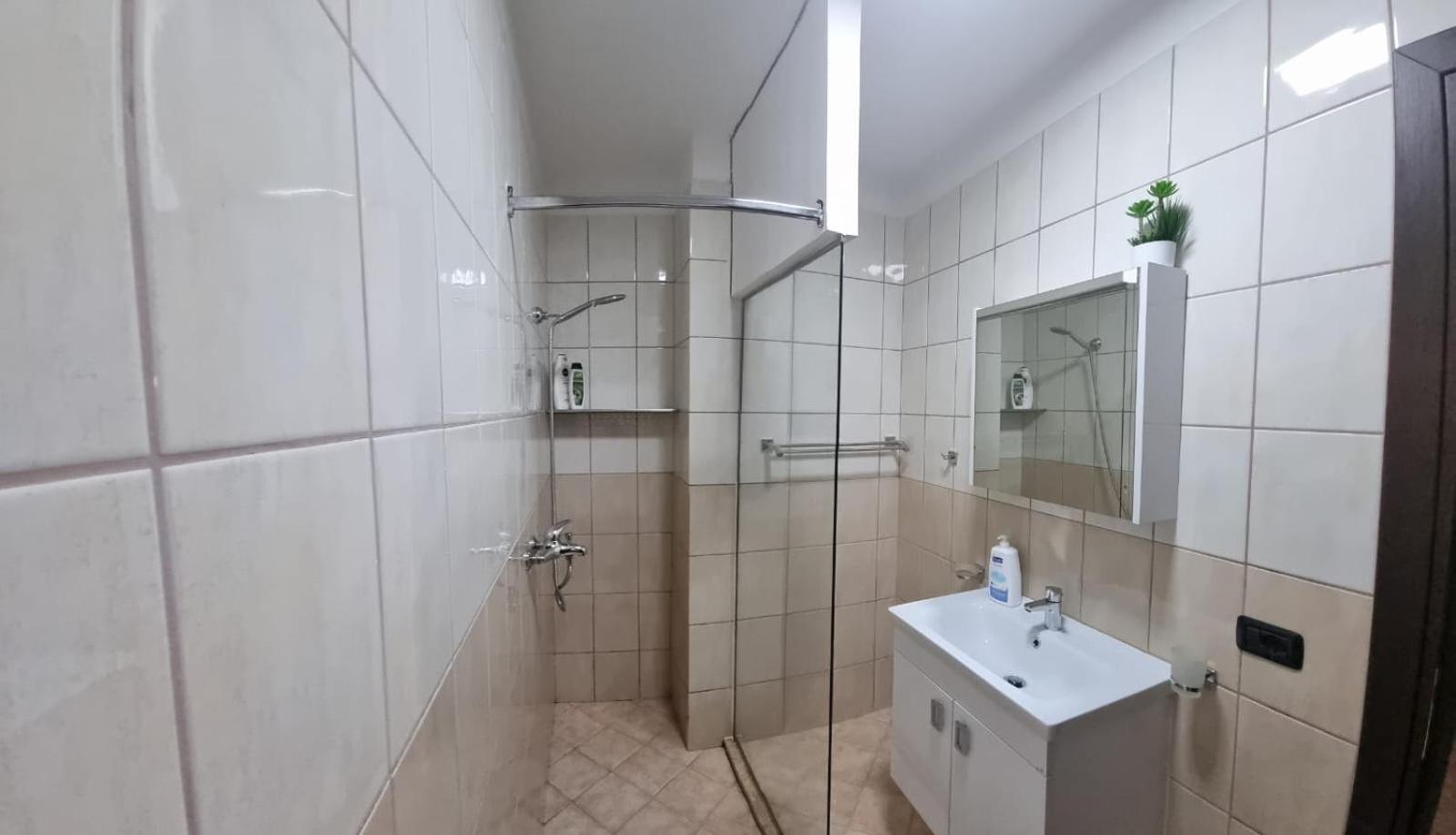 Nevila'S Apartment Τίρανα Εξωτερικό φωτογραφία