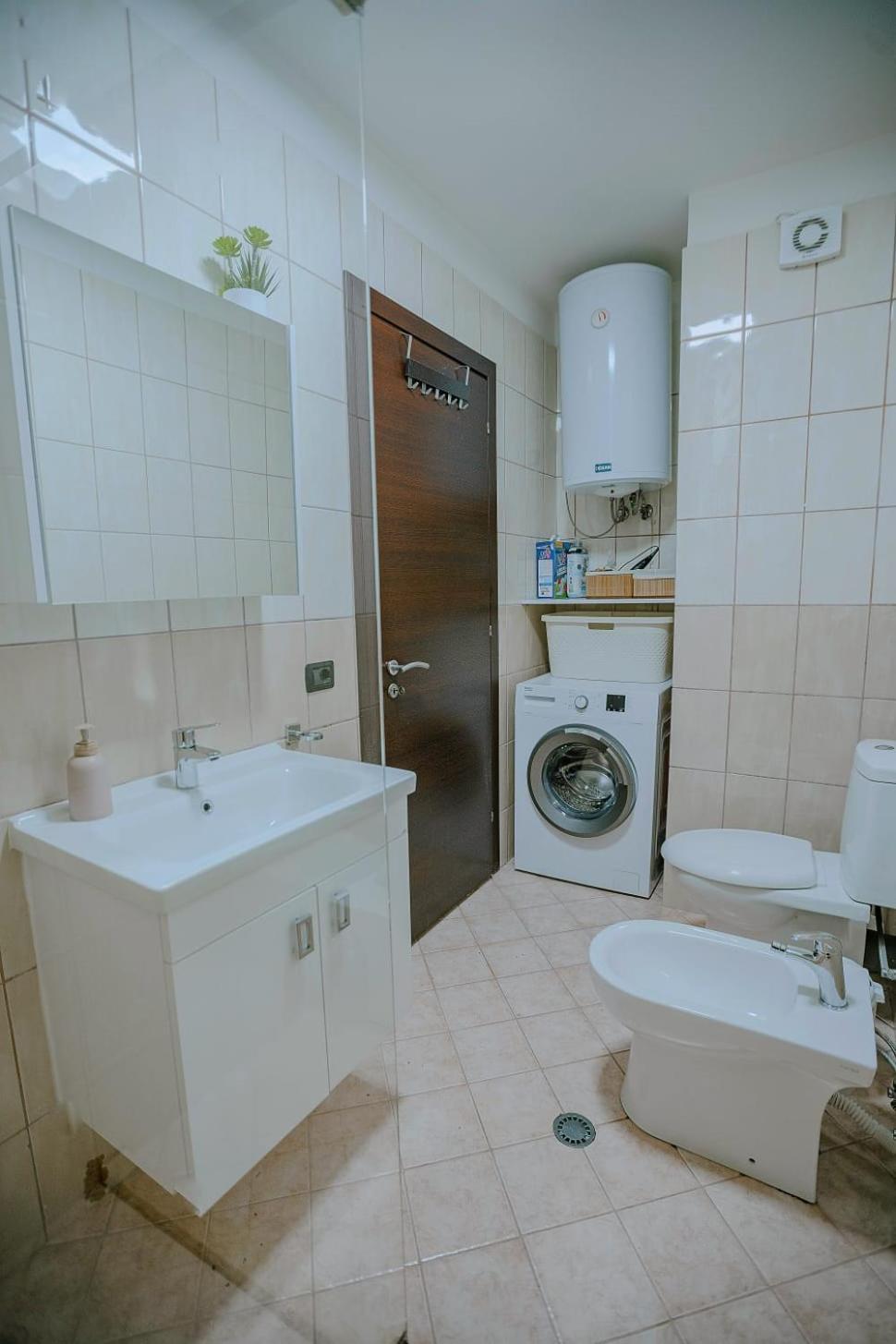 Nevila'S Apartment Τίρανα Εξωτερικό φωτογραφία